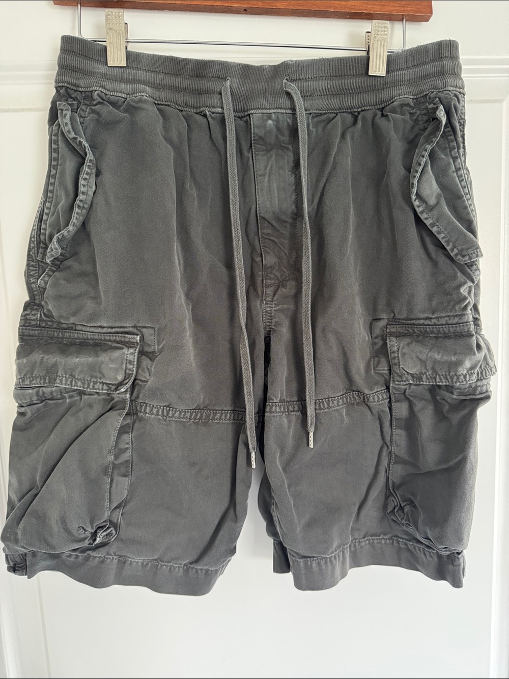 NWOT Men’s Polo Ralph Lauren Dark Grey Utility Classic Fit 9” Cargo Shorts S